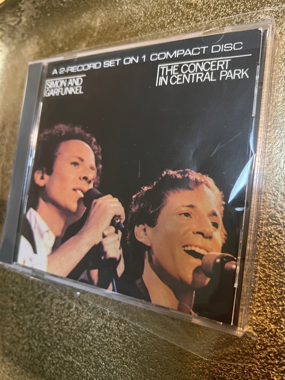 #1732+ Simon & Garfunkel "The Concert in Central Park" CD - Black Cover